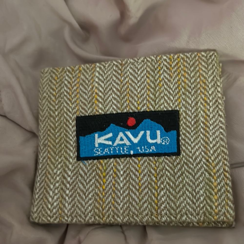 Men’s Kavu Tan/Herringbone Pattern Wallet-Bi-Fold.